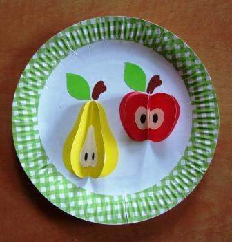Объемная аппликация яблоко и груша на тарелке фото